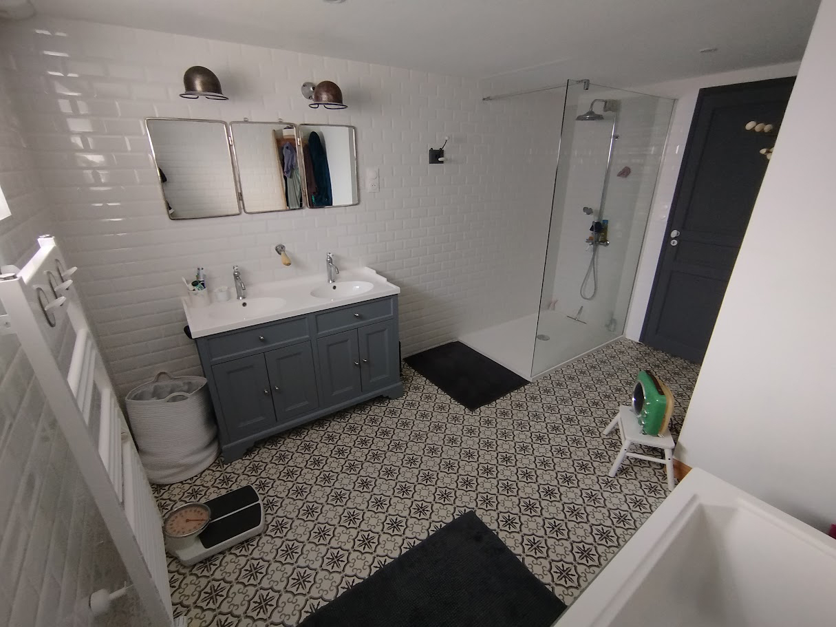 Salle de bain vintage rénovée